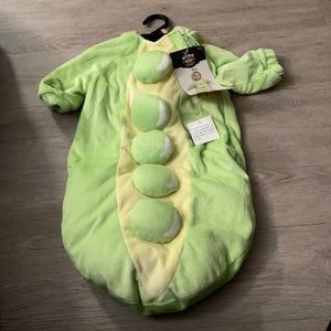 Halloween Peapod costume for baby size 0-6 months